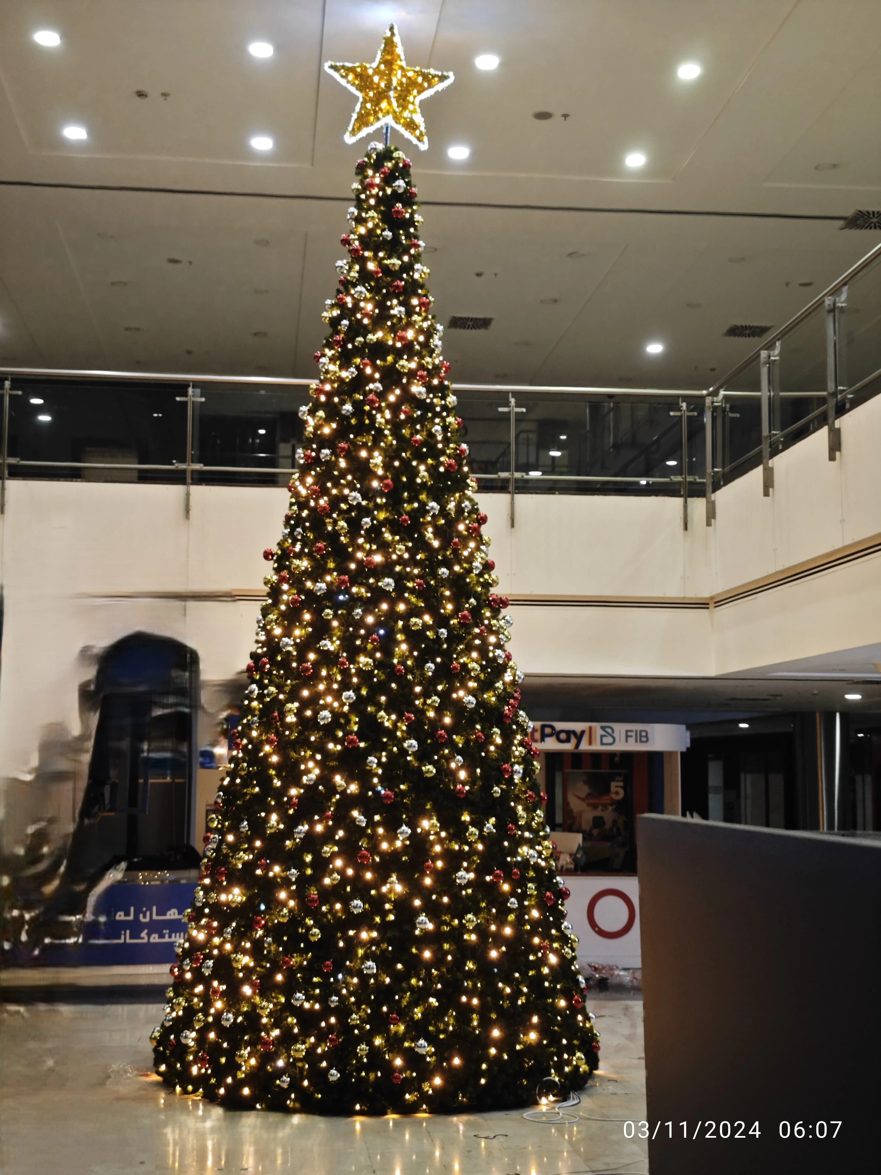 İzmir Forum AVM Yılbaşı Işıklandırma Projesi 2024