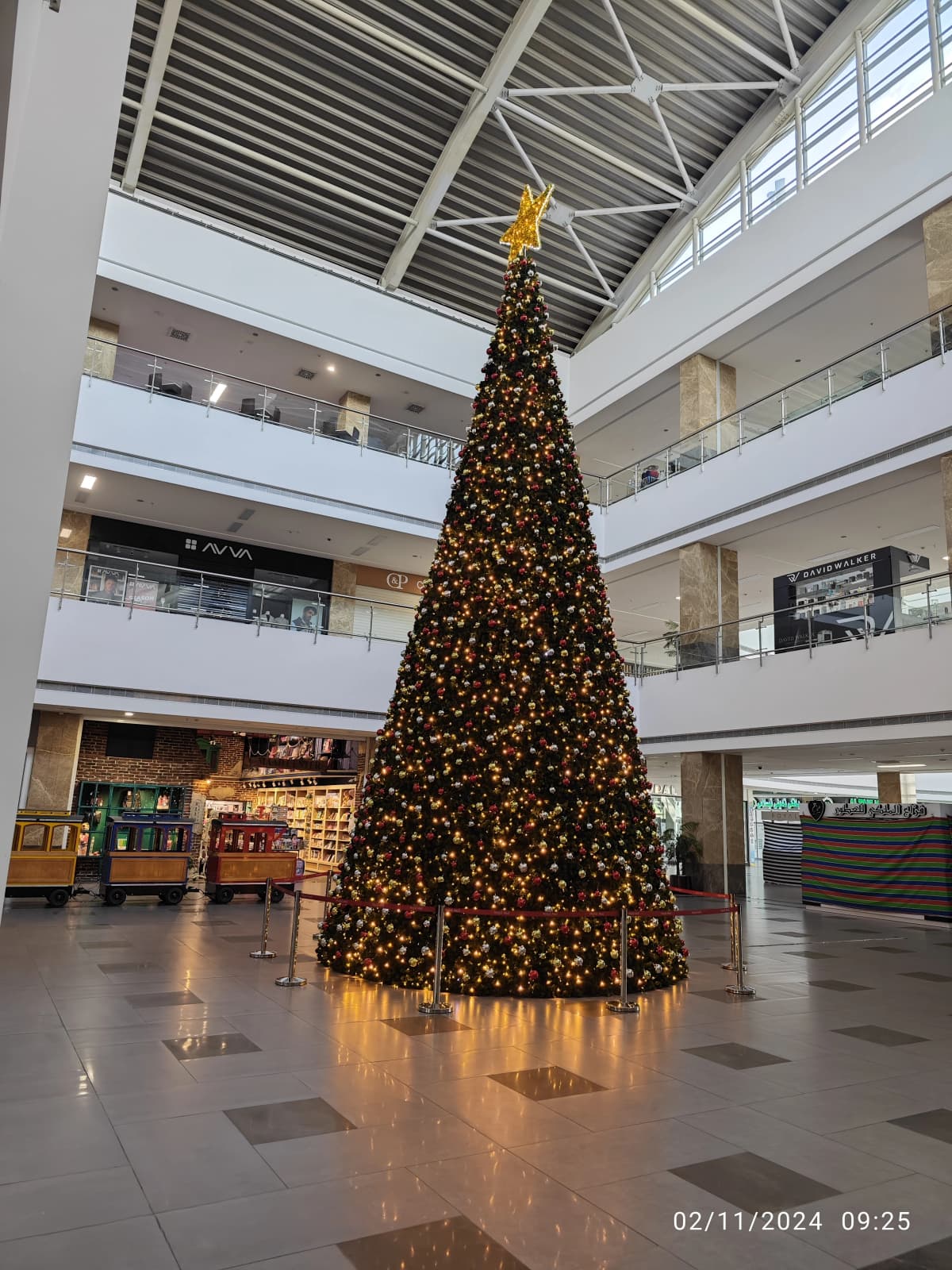 Büyük Yılbaşı Ağaçları LED Işıklı