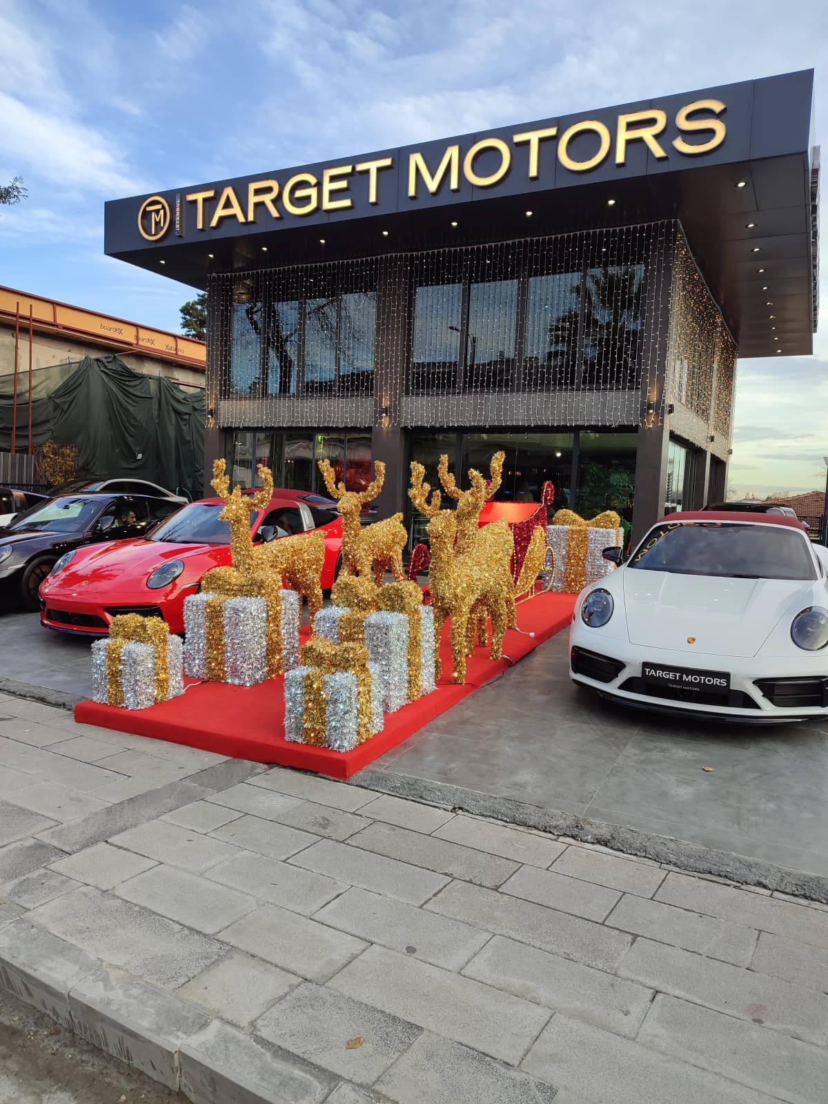 Hediye Kutusu Geyik Motifler Yılbaşı